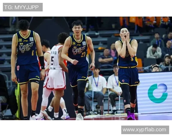 2018年广东队与四川队激战回顾:篮球场上的精彩对决与战术分析 2018年广东队与四川队激战回顾:篮球场上的精彩对决与战术分析