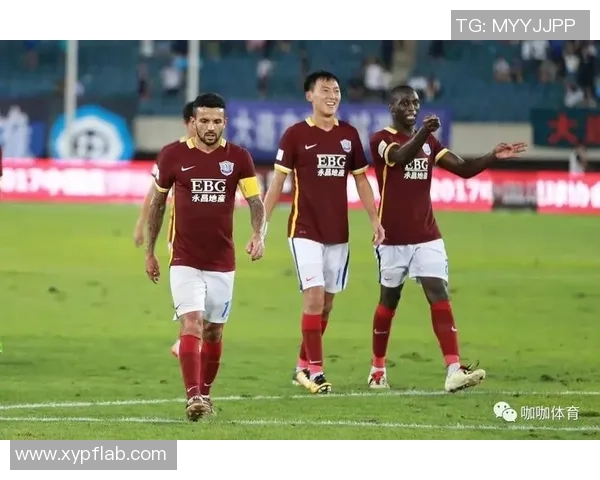 建业与武汉激战正酣比赛结果揭晓引发球迷热议 建业与武汉激战正酣比赛结果揭晓引发球迷热议